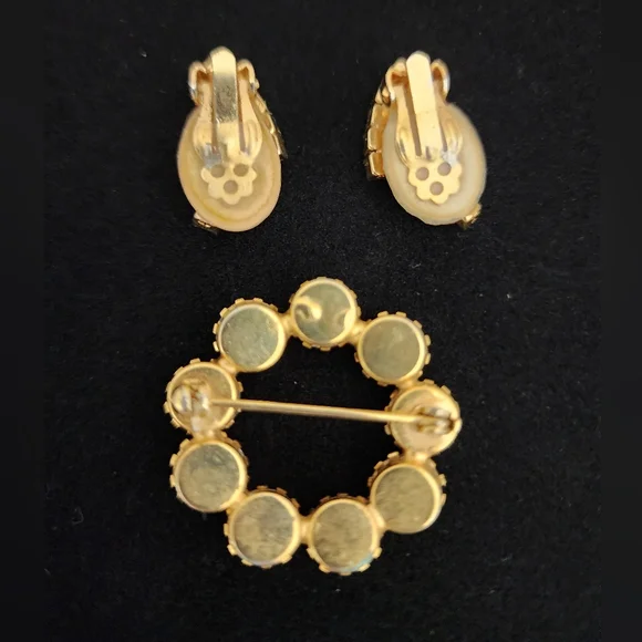 SE3 Elegant Gold-Tone Multicolor Jewelry Set Brooch & Clip Earrings - Picture 6 of 9